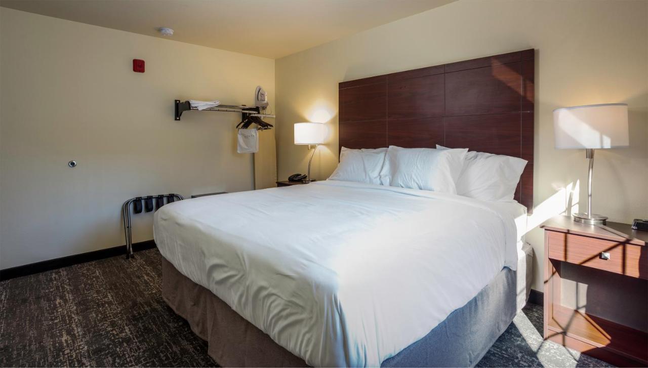 Cobblestone Inn & Suites - Бруквілл Екстер'єр фото