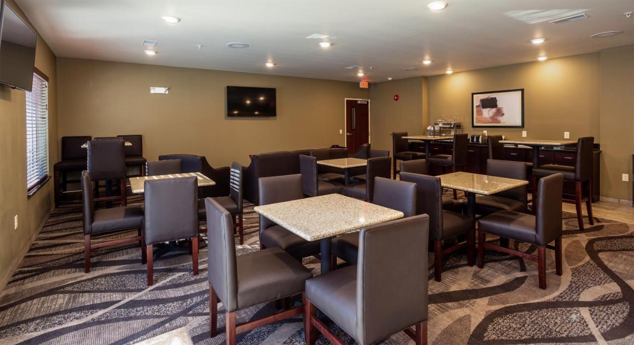 Cobblestone Inn & Suites - Бруквілл Екстер'єр фото
